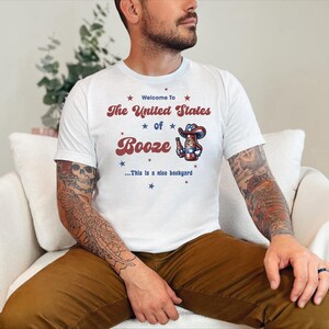 Camiseta para beber durante el día, Estados Unidos del alcohol, Camiseta patriótica sobre alcohol, Fiesta del 4 de julio, Camiseta divertida con la bandera estadounidense para el Día de la Independencia imagen 3