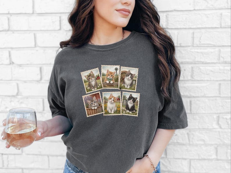 Camiseta vintage de gato, camiseta con sello postal, regalo para amantes de los gatitos de granja, camiseta para amantes de los animales, regalo retro para amantes de los gatos de campo imagen 3