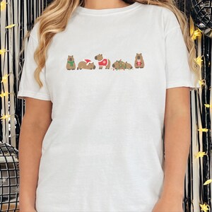 Weihnachtsshirt mit Wasserschweinmotiv, festliches Geschenk für Wasserschweinliebhaber, Tier-T-Shirt für Weihnachten, süßes Nager-Shirt für die Feiertage, Geschenk für Tierfreunde Bild 10
