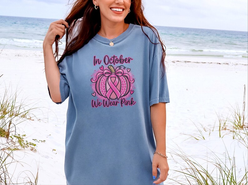 In oktober dragen we een roze shirt, een pompoencadeau ter bevordering van borstkankerbewustzijn, een roze lint-herfstshirt, een hoodie met steunmotief en een shirt voor overlevenden. afbeelding 5