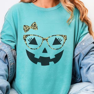 Comfort Colors Jack O Lantern Face Shirt, Womens Fall Halloween Party Tee, Cute Leopard Print Pumpkin Sweatshirt, Leopard Pumpkin image 6