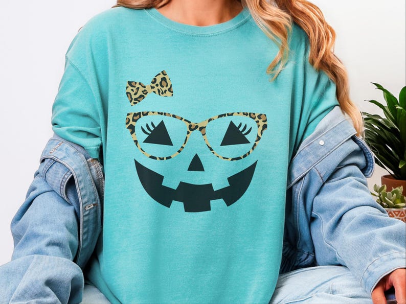 Comfort Colors Jack O Lantern Face Shirt, Womens Fall Halloween Party Tee, Cute Leopard Print Pumpkin Sweatshirt, Leopard Pumpkin image 6