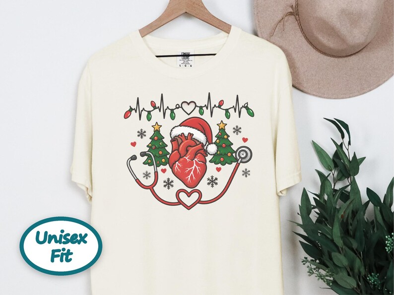 Christmas Nurse Shirt, Cardiac Nurse Christmas Gift, Cardiology Nurse Tee, Heart Anatomy Shirt, Telemetry Tech Shirt, Festive Nurse Top imagen 5
