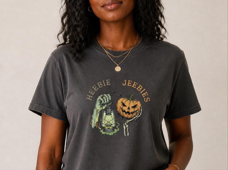 Comfort Colors Halloween T-Shirt Heebie Jeebies, Spooky Graphic Tee, Zombie Hand Pumpkin Shirt, Horror Movie Fan Gift, Gothic Art Bild 10
