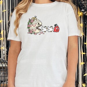 Gamer-Hochzeitsshirt, Geschenk für Gaming-Paare, Retro-Gaming-T-Shirt, Nerdiges Hochzeitsgeschenk, Pac-Man-Shirt Bild 3