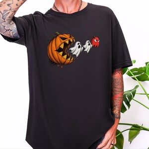 Camiseta de Pac-Man, regalo para gamers de Halloween, camiseta retro de arcade, camiseta de temporada espeluznante, camiseta de Pac-Man calabaza, top para fiesta de Halloween, regalo para gamers imagen 9