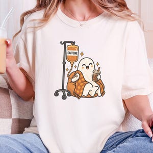 Ghost Coffee Shirt, Spooky Season Tee, Night Shift Nurse Gift, Halloween Coffee Lover, Caffeine IV Sweatshirt afbeelding 1