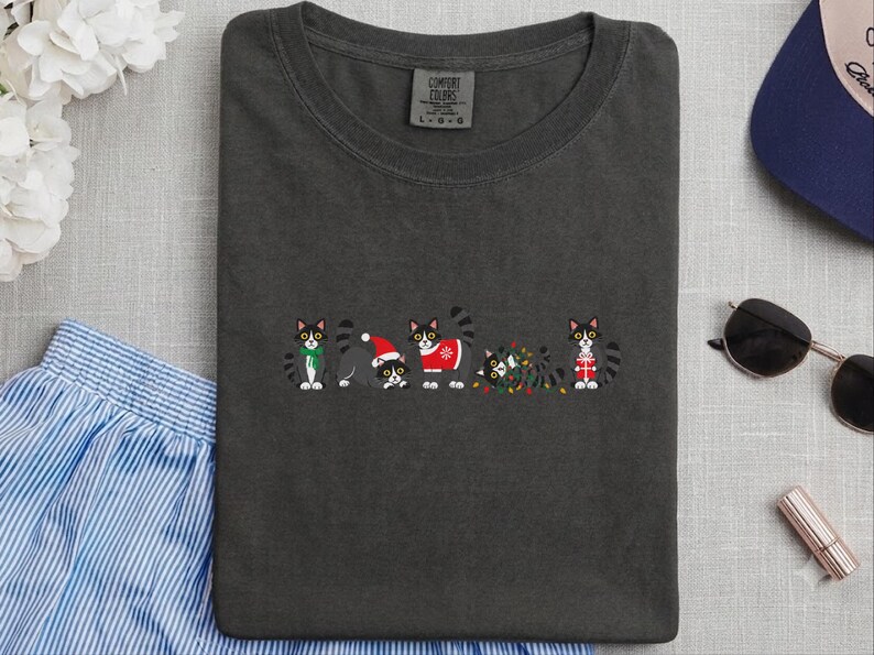 ホリデーキャットシャツ、タキシード猫好きへのギフト、クリスマスキティTシャツ、おもしろいお祝い猫スウェットシャツ、白黒猫オーナーシャツ 画像 5