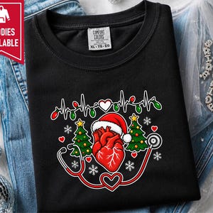 Christmas Nurse Shirt, Cardiac Nurse Christmas Gift, Cardiology Nurse Tee, Heart Anatomy Shirt, Telemetry Tech Shirt, Festive Nurse Top imagen 8
