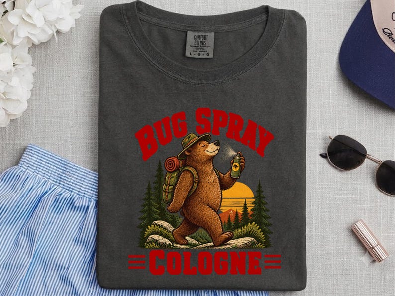 Camiseta divertida para senderismo, camiseta de naturaleza al aire libre, idea de regalo para campistas, camiseta con repelente de insectos, camiseta de senderismo con osos, regalo de humor para excursionistas, camiseta para amantes del senderismo imagen 2