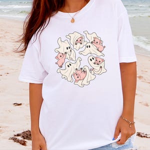 Camiseta de fantasma, regalo para amantes de los cerdos, camiseta de fantasma de Halloween, camiseta de temporada espeluznante, camiseta con estampado de cerdo, camiseta de animales de granja imagen 2