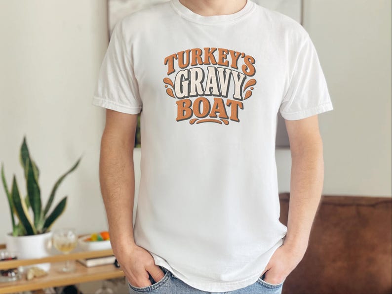 Camiseta para la cena familiar de Acción de Gracias, camiseta con salsera de pavo, regalo para amantes de la comida, ropa divertida para el Día de Acción de Gracias, camiseta retro para el festín navideño. imagen 8