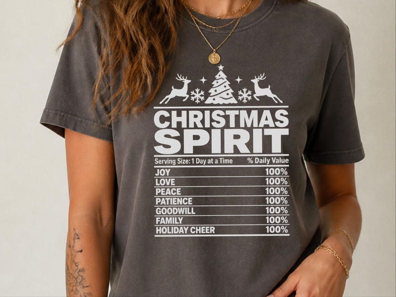 Camiseta com espírito natalino, camiseta com informações nutricionais para as festas de fim de ano, camiseta combinando para a família, camiseta divertida para festas de fim de ano, camiseta com espírito natalino imagem 8