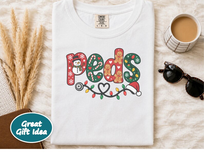 Camiseta navideña para enfermera pediátrica, regalo festivo para enfermera pediátrica, sudadera navideña para enfermera, top navideño para enfermera pediátrica imagen 1