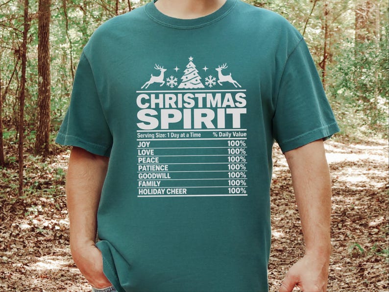 Camiseta com espírito natalino, camiseta com informações nutricionais para as festas de fim de ano, camiseta combinando para a família, camiseta divertida para festas de fim de ano, camiseta com espírito natalino imagem 9