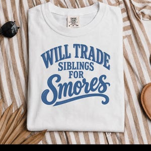 Divertente maglietta da campeggio, maglietta Smores, regalo per campeggio in famiglia, scambio fratelli e sorelle per Smores, maglietta umoristica per attività all'aperto, maglietta per la vita in campeggio immagine 7