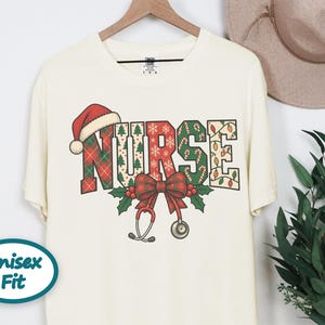 Christmas Nurse Shirt, Festive Nurse Gift, Holiday Nurse Sweatshirt, Xmas Nurse Tee, Registered Nurse Holiday Top, Nurse Christmas Shirt imagen 5