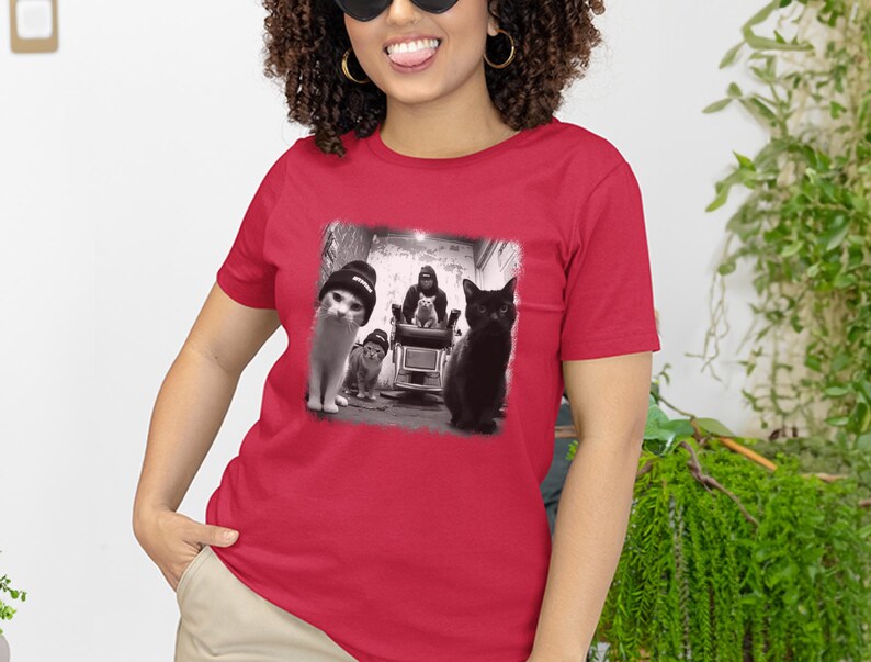 Gangster-Katzen-Shirt, stylisches Streetwear-Motiv für Katzenfans, lustiges T-Shirt mit Tierhumor, einzigartiges Geschenk für Tierbesitzer Bild 5