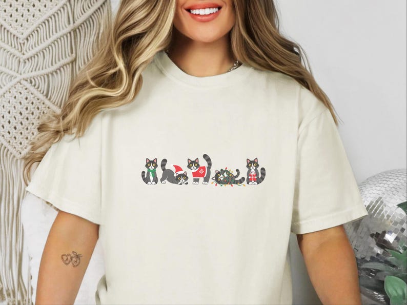 ホリデーキャットシャツ、タキシード猫好きへのギフト、クリスマスキティTシャツ、おもしろいお祝い猫スウェットシャツ、白黒猫オーナーシャツ 画像 7