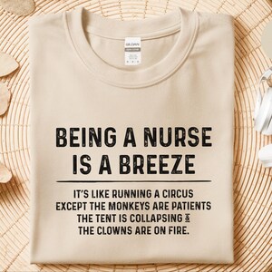 T-shirt humoristique sur le thème des infirmières, « Être infirmière, c'est facile », T-shirt drôle pour infirmières sarcastiques, Humour hospitalier, T-shirt « Pas mon singe », Anniversaire médical image 6