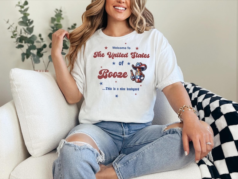 Camiseta para beber durante el día, Estados Unidos del alcohol, Camiseta patriótica sobre alcohol, Fiesta del 4 de julio, Camiseta divertida con la bandera estadounidense para el Día de la Independencia imagen 1
