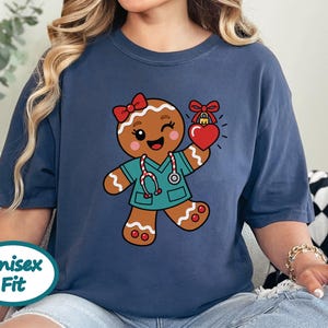 Christmas Nurse Shirt, Gingerbread Nurse Gift, Festive Nurse Sweatshirt, Holiday Medical Tee zdjęcie 4