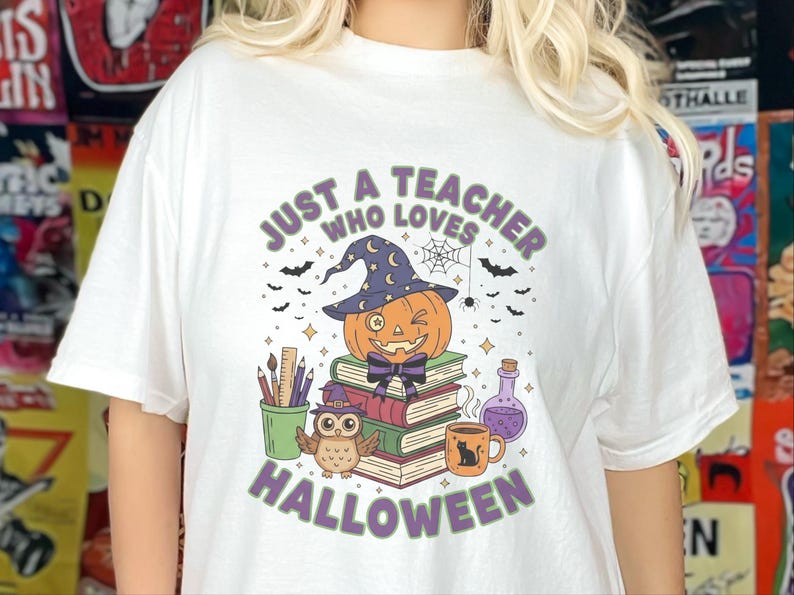 Comfort Colors Spooky Teacher Shirt, Just A Teacher Who Loves Halloween Tee, Elementary Reading Specialist Outfit, Spooky Teacher Tee Bild 1