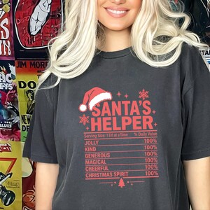T-Shirt mit Nährwertangaben für Weihnachtsmannhelfer, lustiges Familien-Weihnachts-T-Shirt, passendes Gruppen-Shirt für die Weihnachtsfeier, Wichtelgeschenk Bild 4