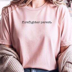 Regalo per papà pompiere, maglietta per mamma pompiere, maglietta per genitori di soccorritori orgogliosi, abbigliamento e regali per la famiglia Thin Red Line, maglietta per genitori orgogliosi immagine 11