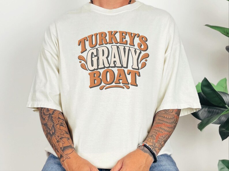 Camiseta para la cena familiar de Acción de Gracias, camiseta con salsera de pavo, regalo para amantes de la comida, ropa divertida para el Día de Acción de Gracias, camiseta retro para el festín navideño. imagen 6
