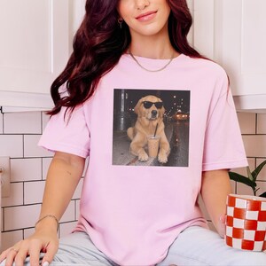 Maglietta con Golden Retriever, regalo per amanti dei cani, cane che beve caffè, regalo per la mamma di un Golden Retriever, maglietta con cane e caffè freddo immagine 7