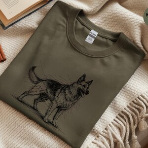 Maglietta con pastore tedesco / Maglietta con grafica a schizzo di pastore tedesco / Abbigliamento per amanti dei cani K9 immagine 8