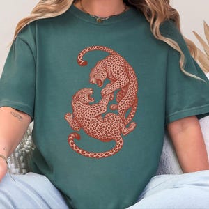 Comfort Colors Vintage Leopard Sweatshirt | Traditional Tattoo Flash Sweatshirt | Linocut Rainforest Wilderness T-Shirt, Retro Leopard Shirt image 4