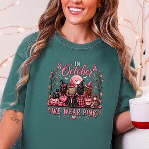 En octobre, on porte du rose ! T-shirt, cadeau d’Halloween pour la sensibilisation au cancer du sein, T-shirt de sorcière au ruban rose, Équipe de soutien aux personnes atteintes de cancer image 2