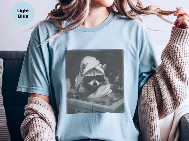 Waschbär Shirt | Waschbär in einem Spa, entspannendes Tiergrafik-T-Shirt Bild 6
