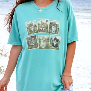 Camiseta vintage de gato, camiseta con sello postal, regalo para amantes de los gatitos de granja, camiseta para amantes de los animales, regalo retro para amantes de los gatos de campo imagen 6