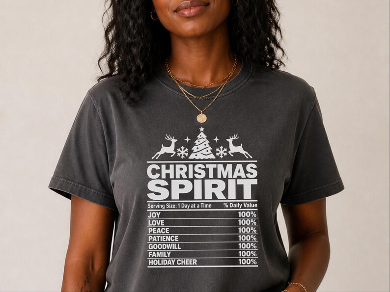Camiseta com espírito natalino, camiseta com informações nutricionais para as festas de fim de ano, camiseta combinando para a família, camiseta divertida para festas de fim de ano, camiseta com espírito natalino imagem 4