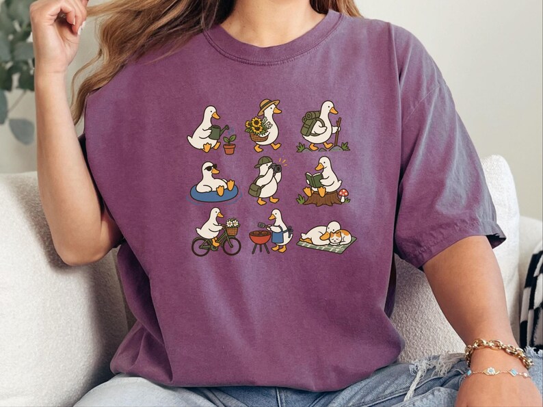 Speels eenden T-shirt, Leuk cadeau voor eendenliefhebbers, Tuinieren met eendje T-shirt, Grappig dieren T-shirt, Gezellige cottagecore kleding, Top voor natuurliefhebbers afbeelding 5