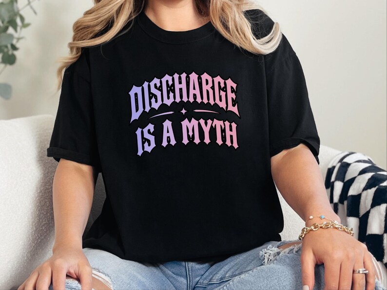 Frauenarzt-Shirt, Sarkastisches Hexen-T-Shirt, Humorvolles Geschenk für die Zeit nach der Geburt, Ausfluss ist ein Mythos, Gothic-Girl-Shirt Bild 7