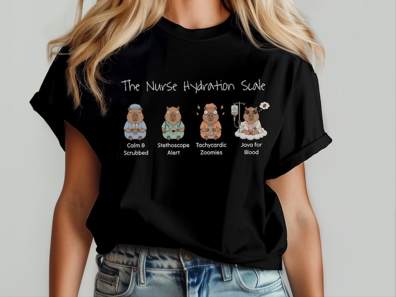 Camiseta con meme de enfermera, Escala de hidratación de enfermera, Camiseta divertida y sarcástica para enfermeras registradas, Regalo para amantes del café con colores cómodos y problemas de turno de día con la cafeína imagen 1