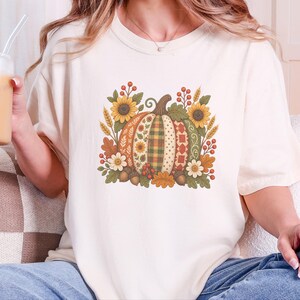 Floral Pumpkin Shirt, Vintage Patchwork Fall Tee, Cottagecore Thanksgiving Outfit, Quilted Pumpkin Autumn Garden Gift image 9