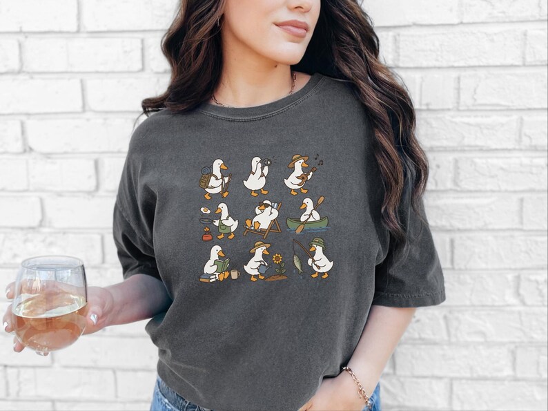 Regalo para amantes de los patos, camiseta para amantes del camping, regalo de senderismo para él, camiseta para amantes de la naturaleza, camiseta de pato adorable imagen 3