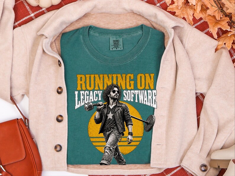 Camiseta de programador, regalo para ingeniero de software, camiseta rockera vintage, camiseta divertida para programador, regalo de humor tecnológico, funcionando con software heredado imagen 8