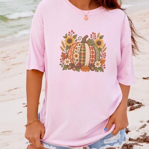 Floral Pumpkin Shirt, Vintage Patchwork Fall Tee, Cottagecore Thanksgiving Outfit, Quilted Pumpkin Autumn Garden Gift image 2