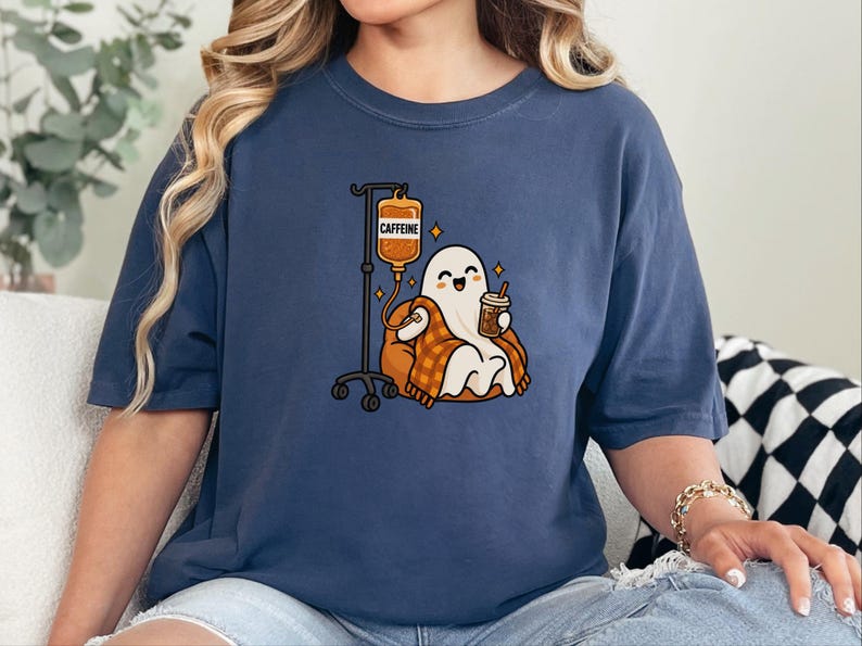 Ghost Coffee Shirt, Spooky Season Tee, Night Shift Nurse Gift, Halloween Coffee Lover, Caffeine IV Sweatshirt afbeelding 3
