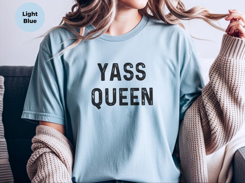Camiseta de Yas Queen Drag Race, camiseta divertida y sarcástica de cultura pop, regalo de humor para empoderar a las mujeres de la Generación Z, top para fiestas del Orgullo LGBTQ, top de regalo de broma imagen 2