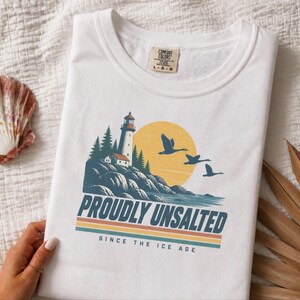 Great Lakes Shirt, Proudly Unsalted Lake Tee, Vintage Retro Pride, Mid West Style Shirt, Lighthouse Gift, Canada Lake Shirt, Lake Life Gift Bild 9