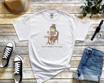 Camiseta de té Dapper Frog, camiseta de té Gentleman Toad, regalo para amantes del té estilo cottagecore, no te conformes con menos.