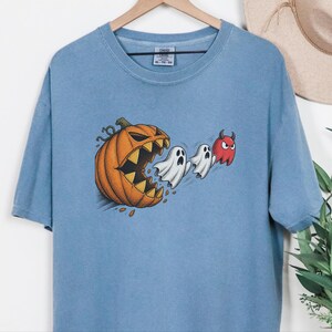 Camiseta de Pac-Man, regalo para gamers de Halloween, camiseta retro de arcade, camiseta de temporada espeluznante, camiseta de Pac-Man calabaza, top para fiesta de Halloween, regalo para gamers imagen 2
