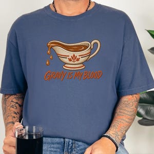 „Soße ist mein Blut“-Shirt, Geschenk für Feinschmecker zum Thanksgiving-Fest, lustiges Koch-T-Shirt, Sweatshirt für das Festessen, Geschenk für Foodies Bild 3